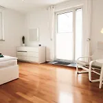 Grosse Komfortwohnung Mit Terrasse & Balkon, 2 Schlafzimmer, Ruhige Lage Apartamento *