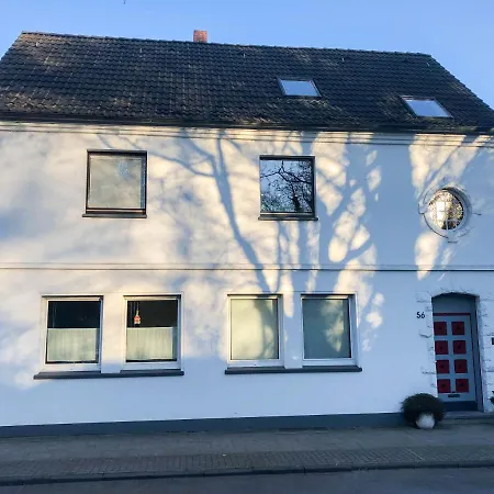 Grosse Komfortwohnung Mit Terrasse & Balkon, 2 Schlafzimmer, Ruhige Lage 아파트
