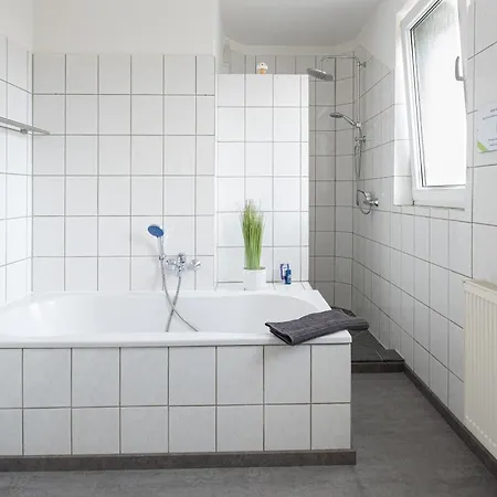 아파트 Grosse Komfortwohnung Mit Terrasse & Balkon, 2 Schlafzimmer, Ruhige Lage 에센