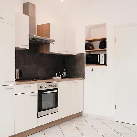 Apartamento Grosse Komfortwohnung Mit Terrasse & Balkon, 2 Schlafzimmer, Ruhige Lage *